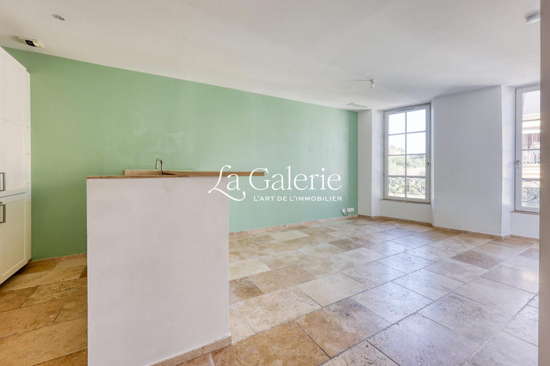 Maison traditionnelle - 192 m² - 5 pièces