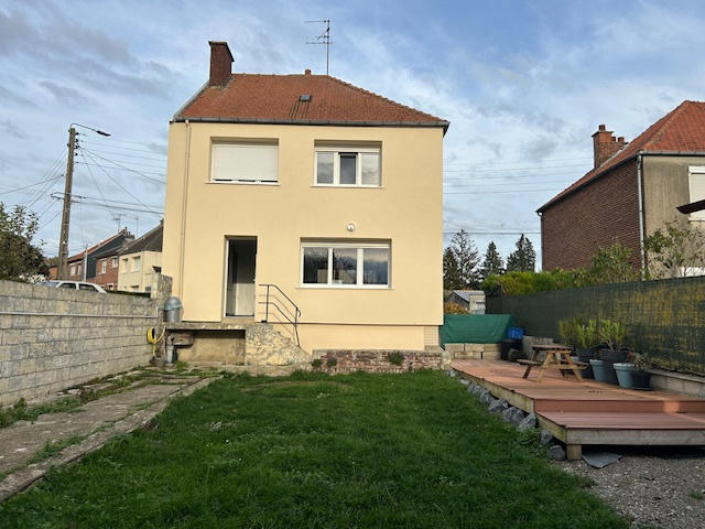 Maison - 90 m² - 6 pièces