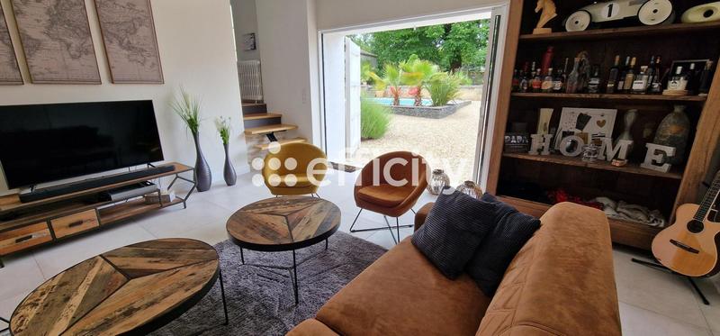 Maison - 267 m² - 7 pièces