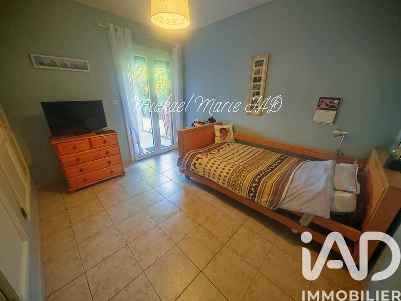 Maison - 180 m² - 7 pièces