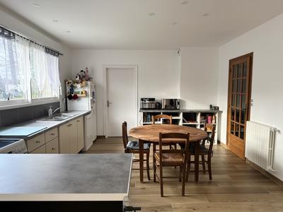 Maison - 224 m² - 10 pièces