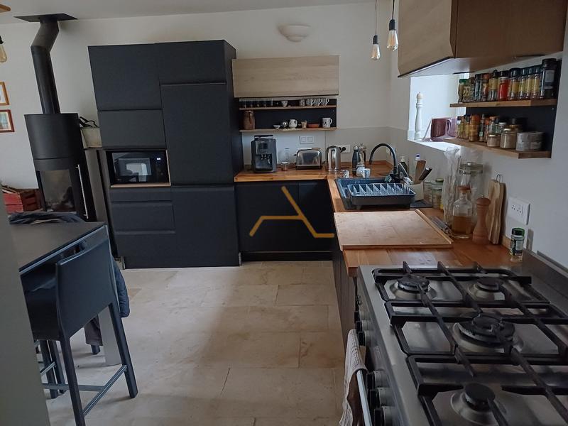 Maison en pierre - 273 m² - 7 pièces