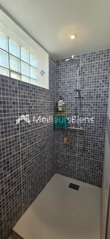 Propriété - 250 m² - 6 pièces