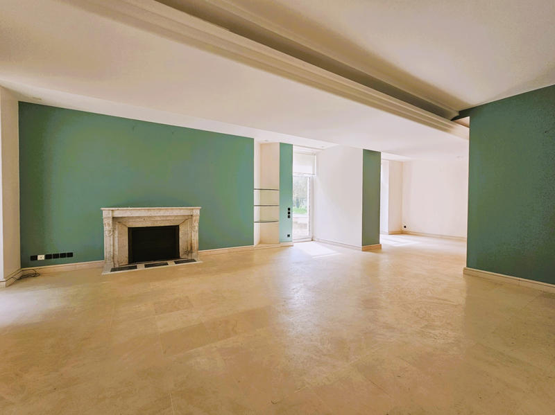 Maison - 446 m² - 14 pièces