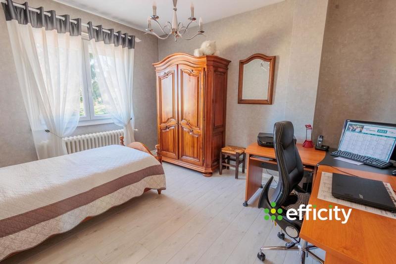 Maison - 232 m² - 8 pièces