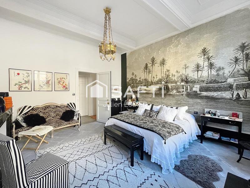 Hôtel particulier - 605 m² - 20 pièces