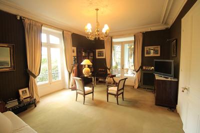 Maison - 289 m² - 15 pièces