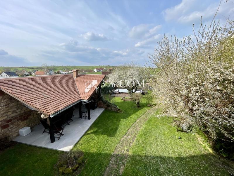 Demeure - 169 m² - 8 pièces