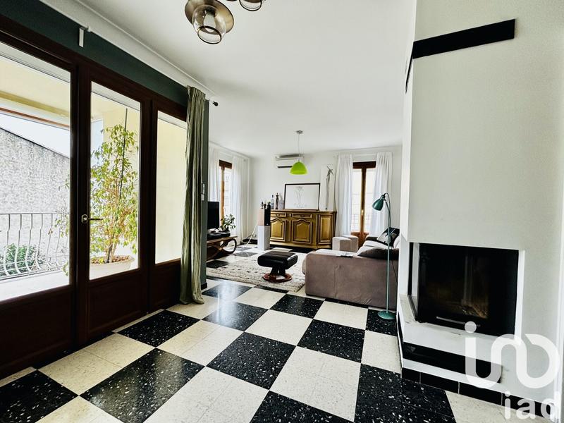 Maison - 180 m² - 10 pièces