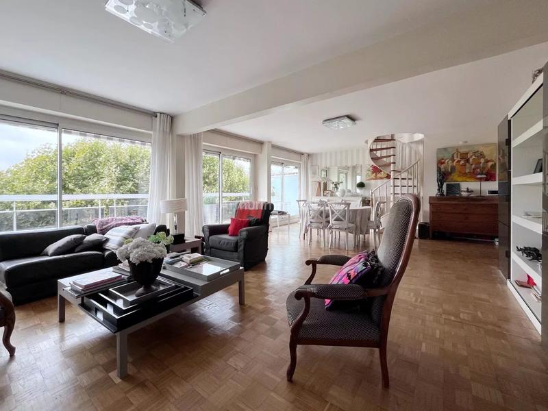 Appartement - 111 m² - 4 pièces