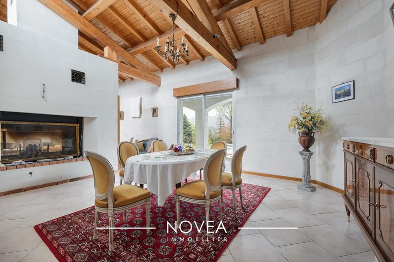 Villa - 396 m² - 6 pièces