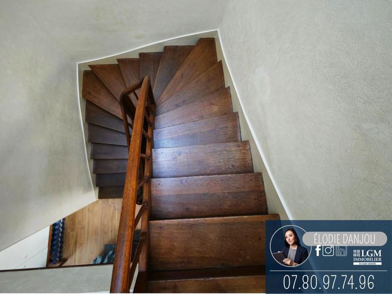 Maison - 223 m² - 7 pièces