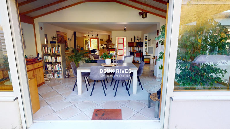 Maison traditionnelle - 198 m² - 6 pièces