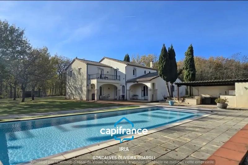 Propriété - 190 m² - 6 pièces