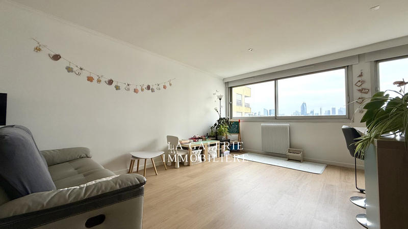 Appartement - 99 m² - 4 pièces