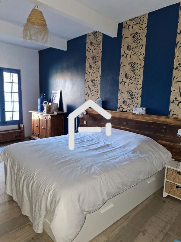 Demeure - 260 m² - 8 pièces