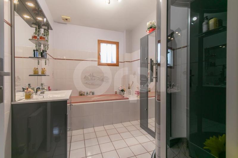 Maison - 99 m² - 4 pièces