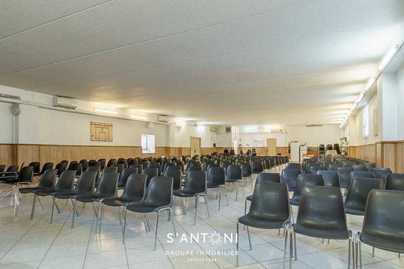 Maison - 544 m² - 5 pièces