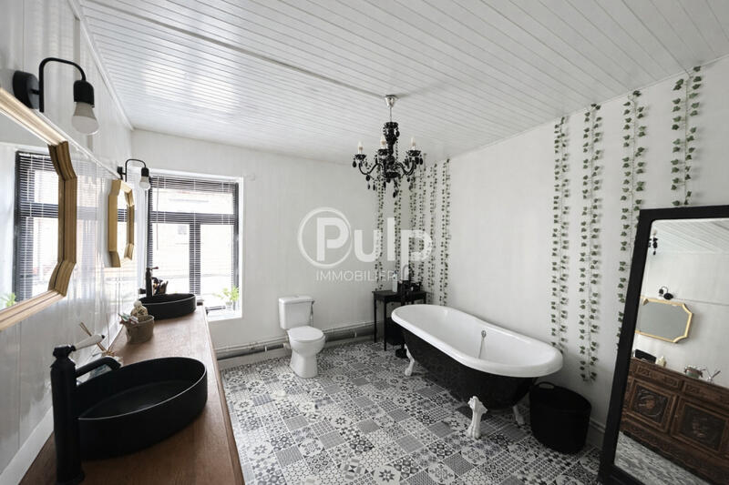 Corps de ferme - 213 m² - 8 pièces