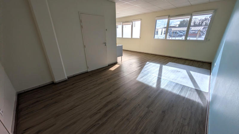 Local commercial - 45 m² - 2 pièces