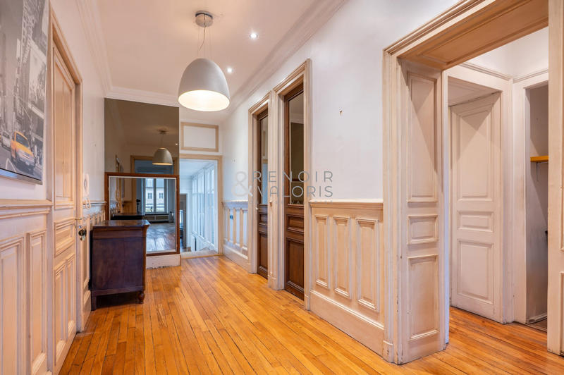 Appartement - 140 m² - 5 pièces