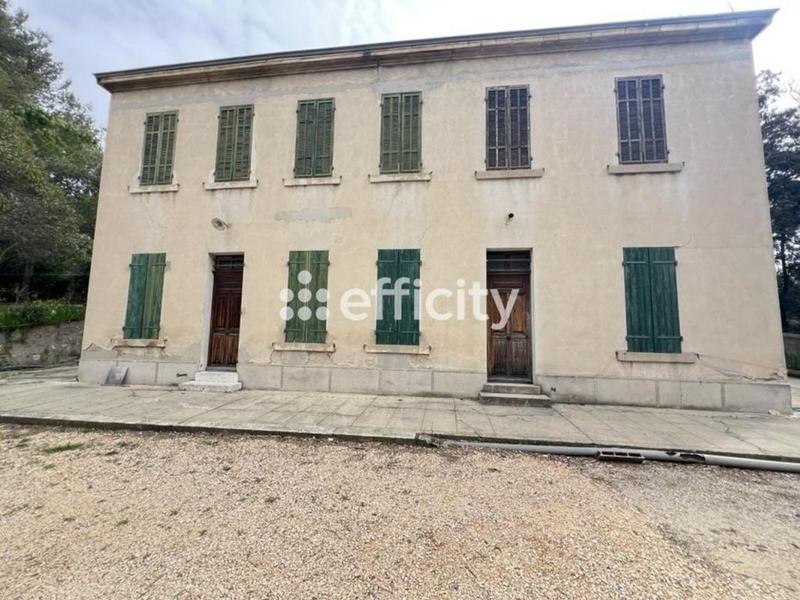 Maison - 180 m² - 7 pièces