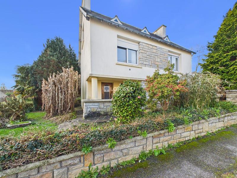 Maison - 93 m² - 5 pièces