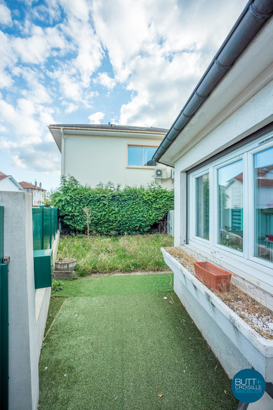 Maison - 180 m² - 8 pièces