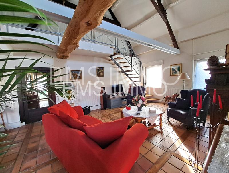 Maison - 270 m² - 8 pièces