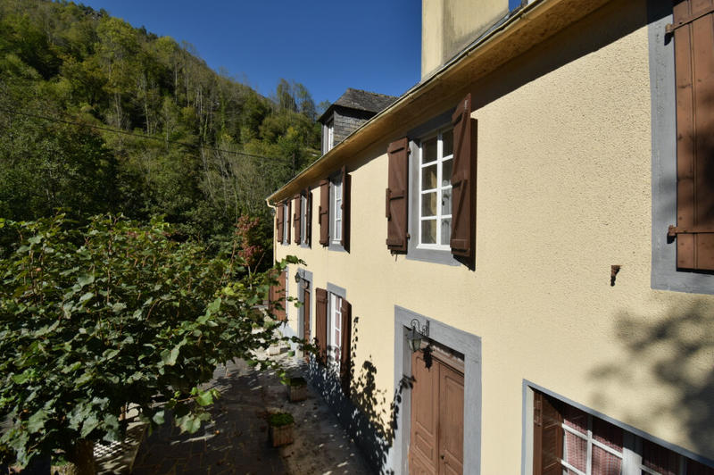 Maison - 220 m² - 10 pièces