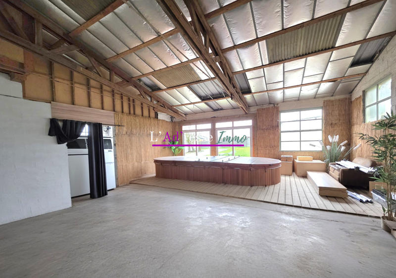 Maison - 221 m² - 10 pièces