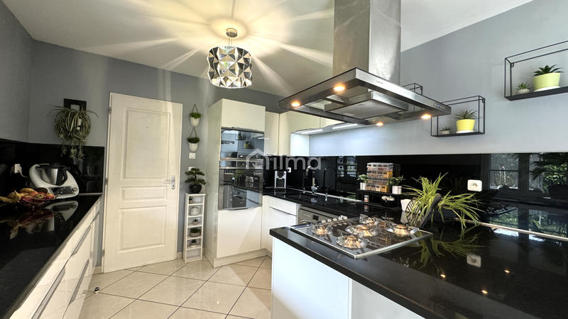 Maison - 110 m² - 5 pièces