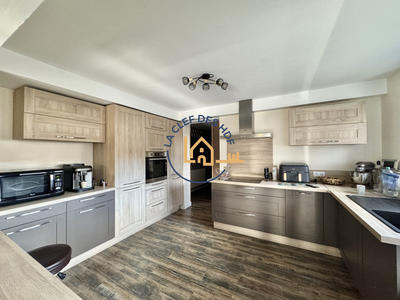 Maison - 155 m² - 6 pièces