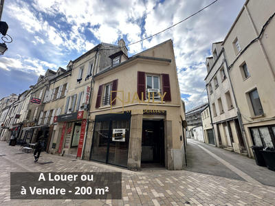 Local commercial - 200 m² - 5 pièces