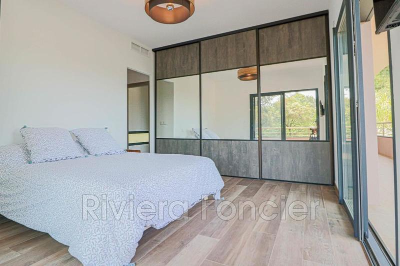 Maison - 240 m² - 5 pièces