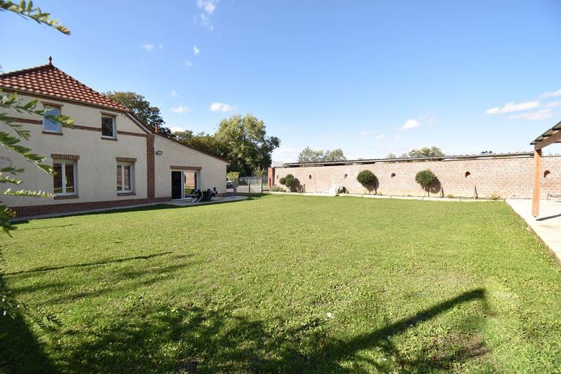 Corps de ferme - 245 m² - 8 pièces