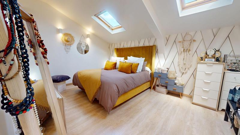 Maison contemporaine - 291 m² - 9 pièces