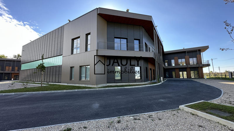 Local commercial - 910 m²