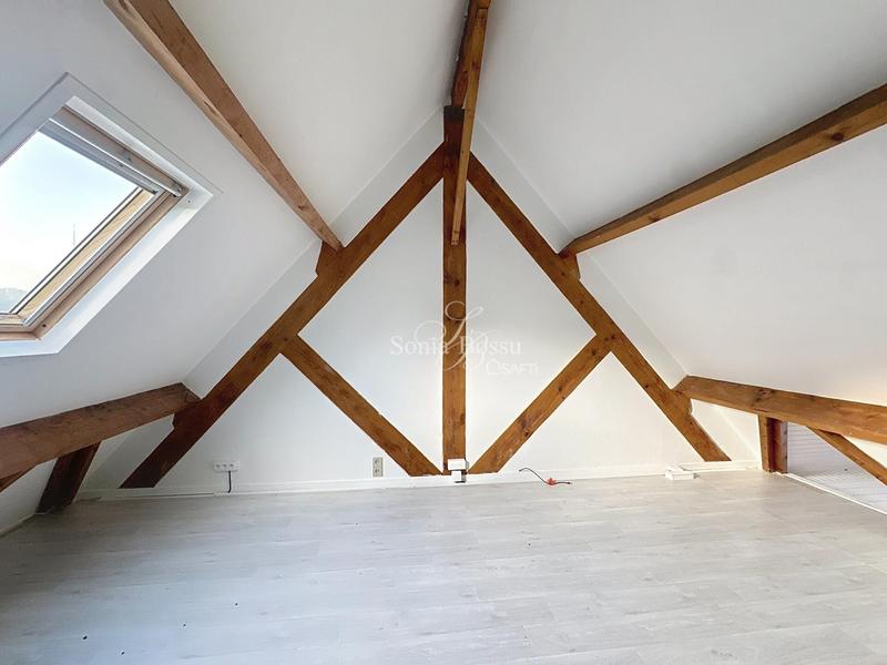 Maison - 270 m² - 10 pièces