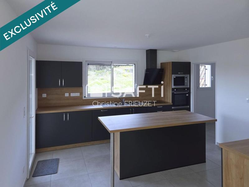 Maison - 120 m² - 8 pièces