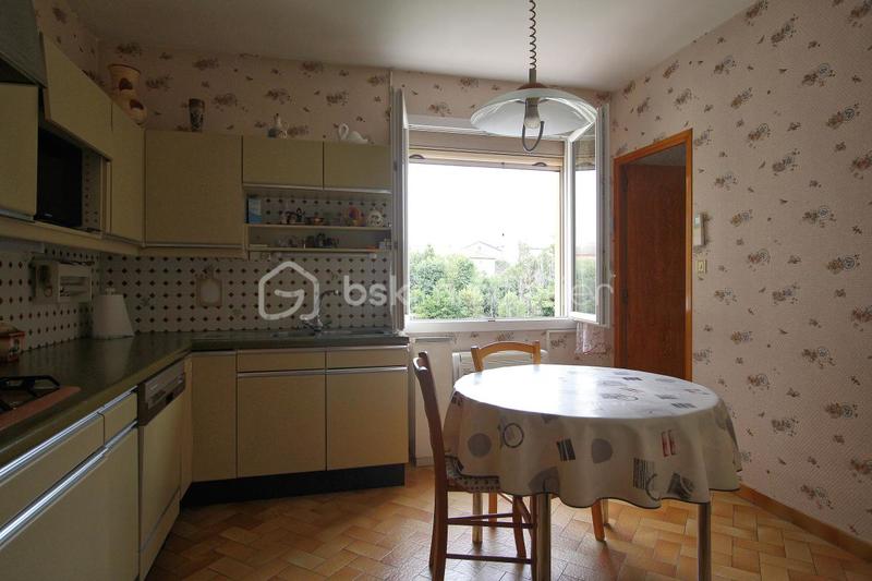 Villa - 222 m² - 9 pièces