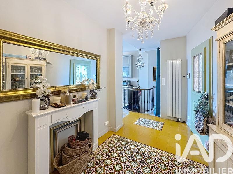 Maison - 220 m² - 5 pièces