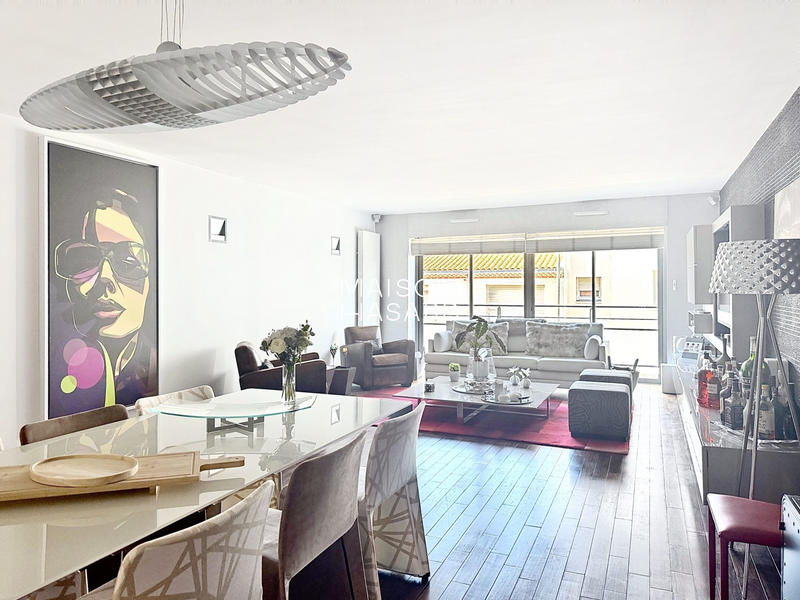 Maison contemporaine - 222 m² - 8 pièces