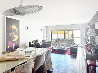 Maison contemporaine - 222 m² - 8 pièces