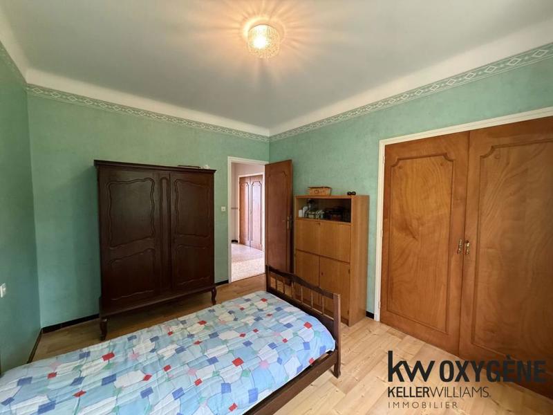 Propriété - 223 m² - 6 pièces