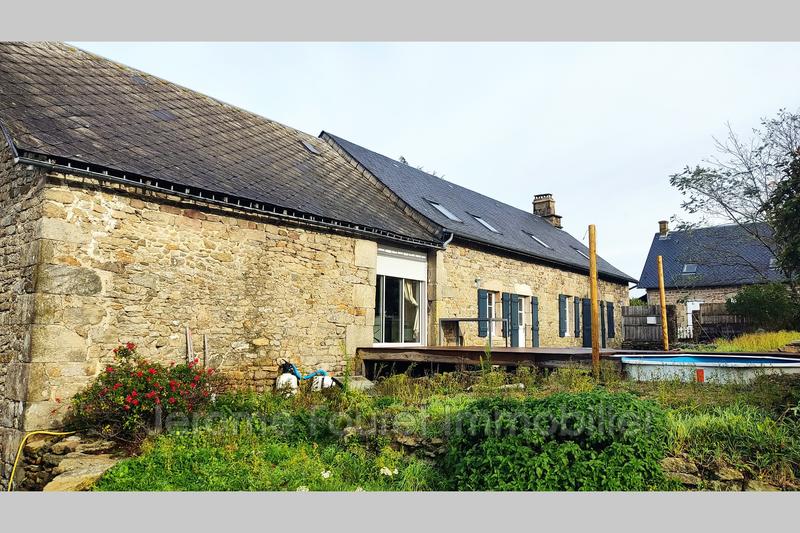 Maison - 256 m² - 7 pièces