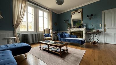 Maison bourgeoise - 300 m² - 8 pièces