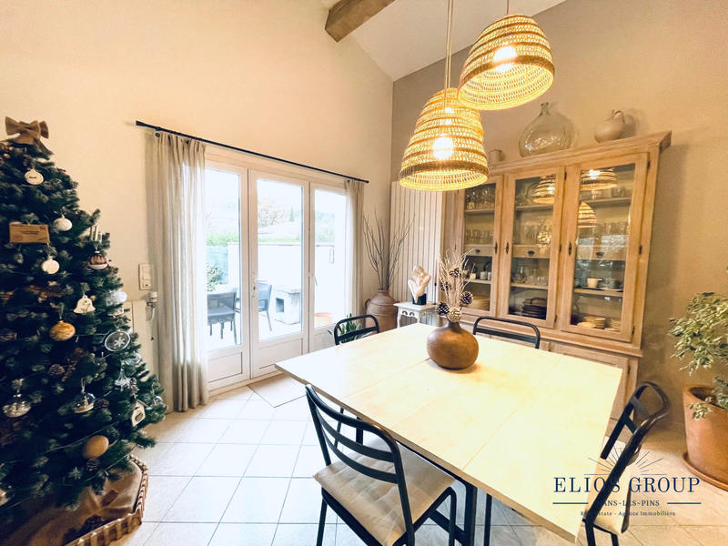 Maison - 167 m² - 6 pièces