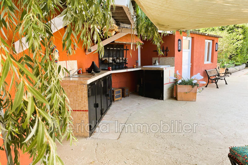 Villa - 219 m² - 6 pièces