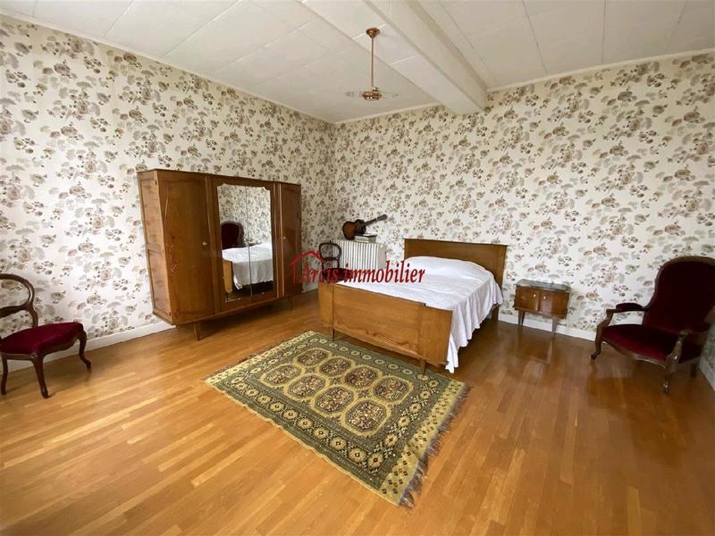 Maison - 245 m² - 10 pièces